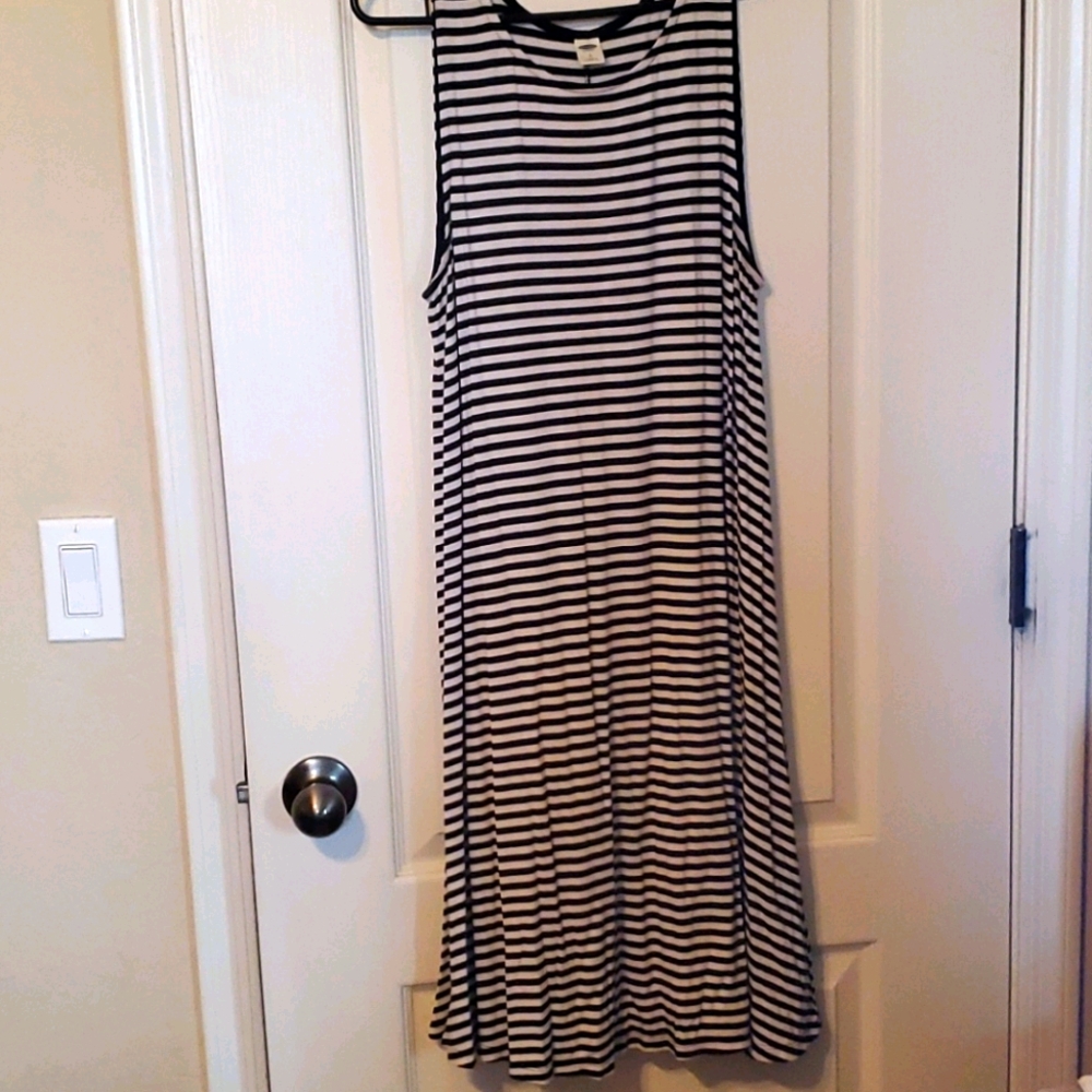 Old navy black and white striped dress